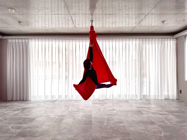 エアリアルヨガとは